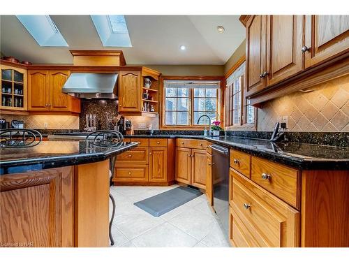 71 Stella Street, Fonthill, ON - Indoor Photo Showing Kitchen With Double Sink
