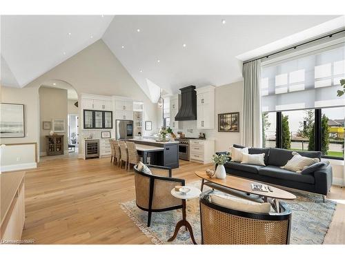 110 Millpond Road, Niagara-On-The-Lake, ON - Indoor Photo Showing Living Room