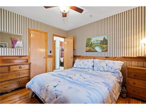 11694 Burnaby Road, Wainfleet, ON - Indoor Photo Showing Bedroom