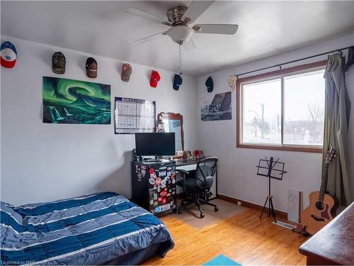4 Vera Street, St. Catharines, ON - Indoor Photo Showing Bedroom
