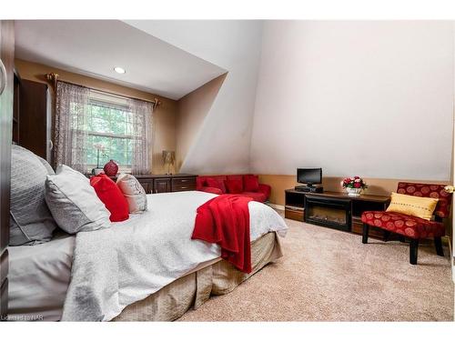 496 Metler Road, Pelham, ON - Indoor Photo Showing Bedroom