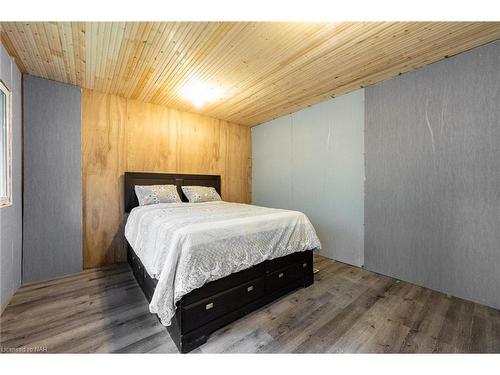 496 Metler Road, Pelham, ON - Indoor Photo Showing Bedroom