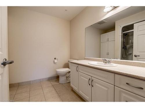 205-141 Vansickle Road, St. Catharines, ON - Indoor Photo Showing Bathroom