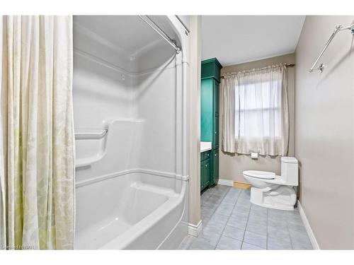 20 Tanbark Road, Niagara-On-The-Lake, ON - Indoor Photo Showing Bathroom