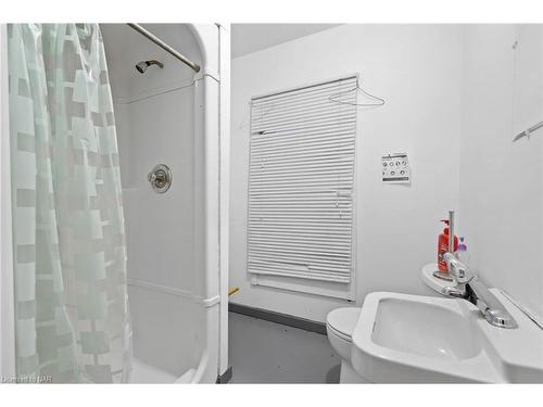 20 Tanbark Road, Niagara-On-The-Lake, ON - Indoor Photo Showing Bathroom
