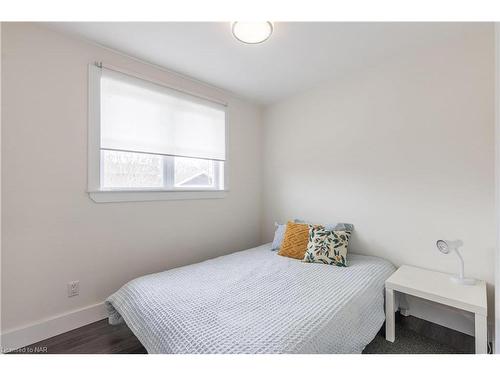 368 First Avenue, Welland, ON - Indoor Photo Showing Bedroom