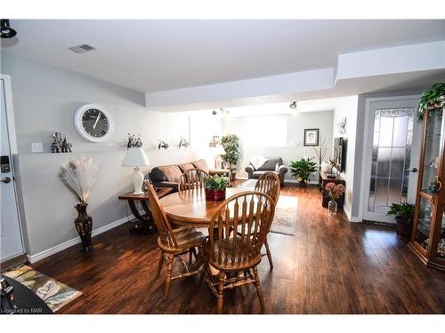 4974 Windgate Drive, Niagara Falls, ON - Indoor Photo Showing Dining Room