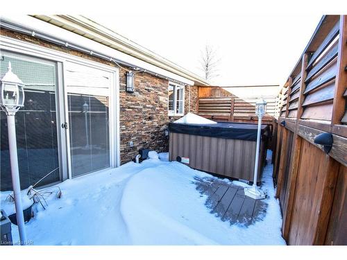 4974 Windgate Drive, Niagara Falls, ON - Outdoor With Exterior