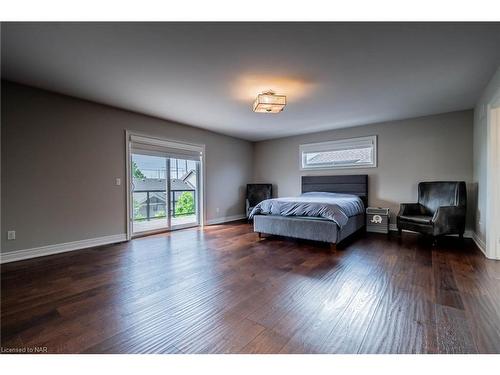 8 Tuscany Court, St. Catharines, ON - Indoor Photo Showing Bedroom