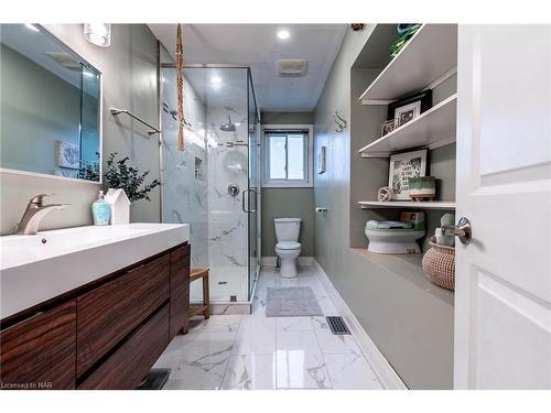 7128 Brian Crescent, Niagara Falls, ON - Indoor Photo Showing Bathroom