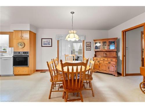 6659 Waters Avenue, Niagara Falls, ON - Indoor Photo Showing Dining Room