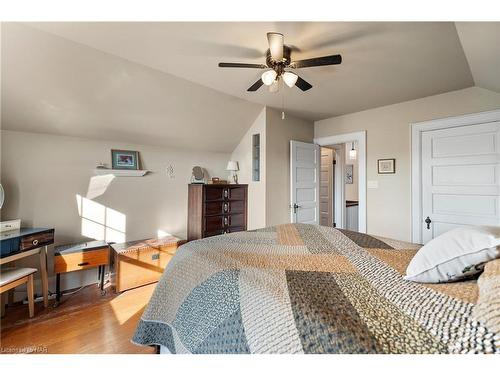 1210 Garrison Road, Fort Erie, ON - Indoor Photo Showing Bedroom