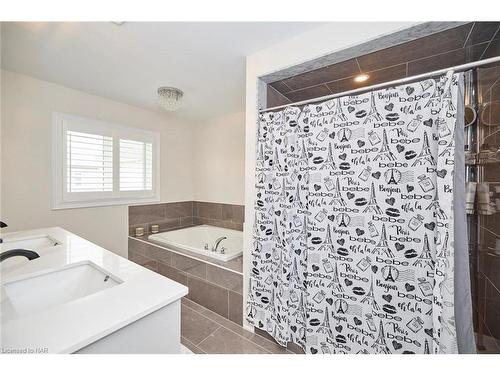 9 Seanesy Drive, Thorold, ON - Indoor Photo Showing Bathroom