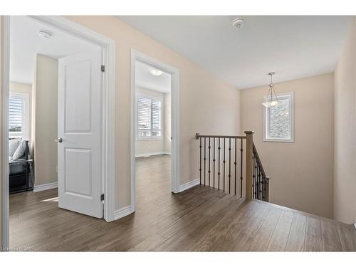 8109 Brookside Drive Drive, Niagara Falls, ON - Indoor Photo Showing Other Room