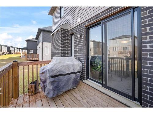 8109 Brookside Drive Drive, Niagara Falls, ON - Outdoor With Deck Patio Veranda With Exterior