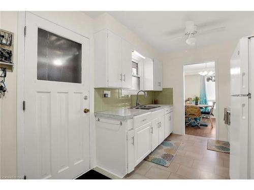 195 Central Avenue, Fort Erie, ON - Indoor Photo Showing Kitchen With Double Sink