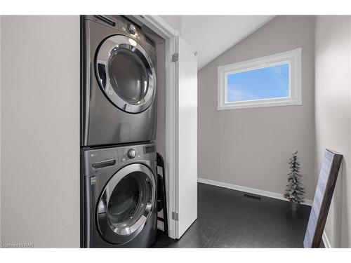 1782 York Road, Niagara-On-The-Lake, ON - Indoor Photo Showing Laundry Room