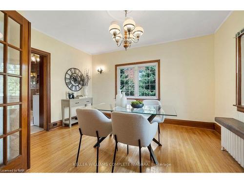 3855 St James Avenue, Niagara Falls, ON - Indoor Photo Showing Dining Room