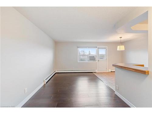 307-264 Oakdale Avenue, St. Catharines, ON - Indoor Photo Showing Other Room