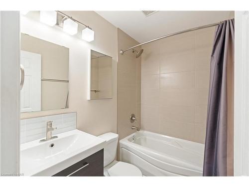 307-264 Oakdale Avenue, St. Catharines, ON - Indoor Photo Showing Bathroom
