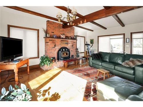 4272 Martin Road, Vineland, ON - Indoor Photo Showing Living Room With Fireplace
