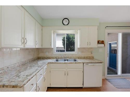 7715 Swan Street, Niagara Falls, ON - Indoor Photo Showing Kitchen With Double Sink