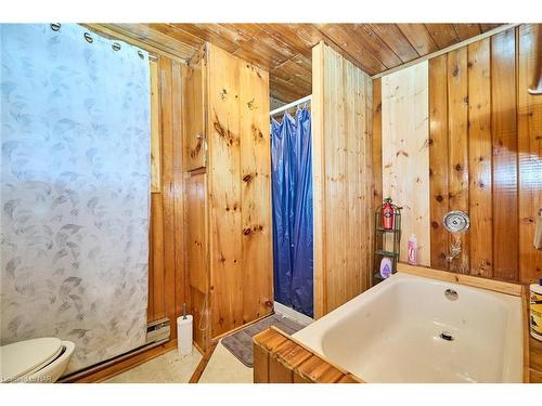 125 Haun Road, Crystal Beach, ON - Indoor Photo Showing Bathroom