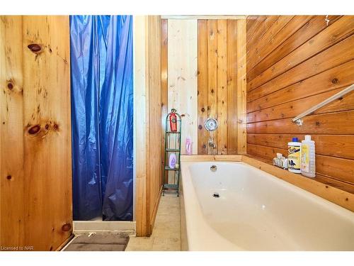 125 Haun Road, Crystal Beach, ON - Indoor Photo Showing Bathroom