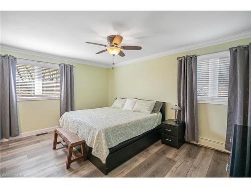 1768 Ridge Road N, Fort Erie, ON - Indoor Photo Showing Bedroom