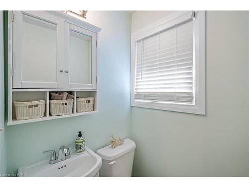 1768 Ridge Road N, Fort Erie, ON - Indoor Photo Showing Bathroom