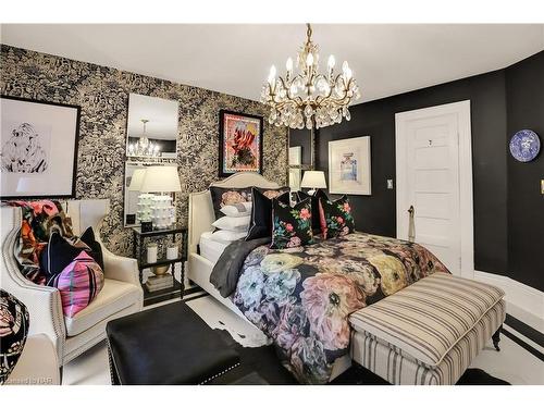 1354 York Road, St. Davids, ON - Indoor Photo Showing Bedroom