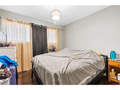9 Westdale Drive, Welland, ON - Indoor Photo Showing Bedroom