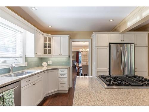 328 Niagara Boulevard, Niagara-On-The-Lake, ON - Indoor Photo Showing Kitchen With Double Sink