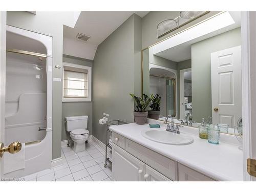 328 Niagara Boulevard, Niagara-On-The-Lake, ON - Indoor Photo Showing Bathroom
