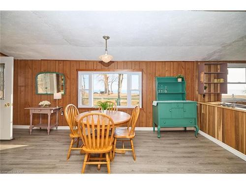 32 Erie Heights Line, Lowbanks, ON - Indoor Photo Showing Dining Room