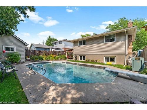 6157 Monterey Avenue, Niagara Falls, ON - Outdoor With In Ground Pool