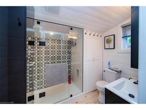 343 Cambridge Road W, Crystal Beach, ON - Indoor Photo Showing Bathroom