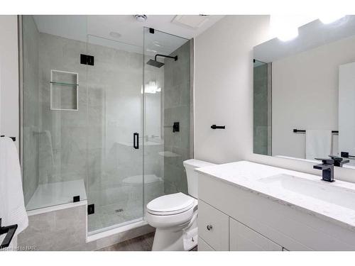 60 Pleasant Avenue N, Ridgeway, ON - Indoor Photo Showing Bathroom