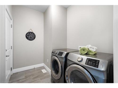 135 Borden Trail, Welland, ON - Indoor Photo Showing Laundry Room