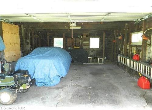 825 Garrison Road, Fort Erie, ON - Indoor Photo Showing Garage