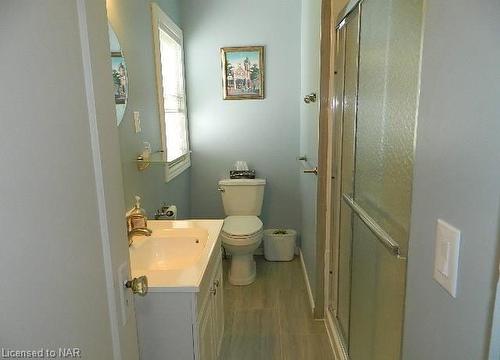 825 Garrison Road, Fort Erie, ON - Indoor Photo Showing Bathroom