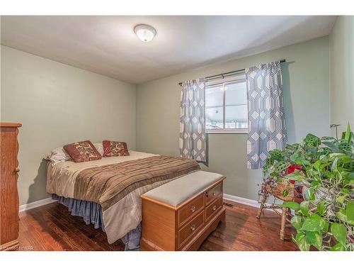 21 Westmount Crescent, Welland, ON - Indoor Photo Showing Bedroom