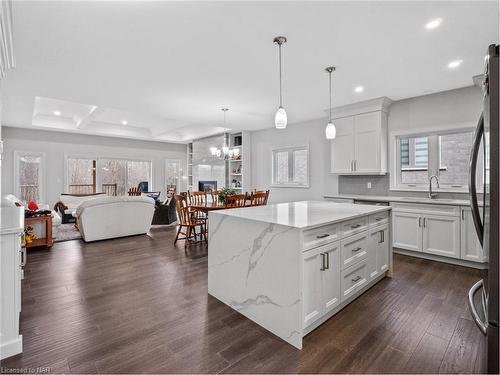 254 Lancaster Drive, Port Colborne, ON - Indoor Photo Showing Kitchen With Upgraded Kitchen