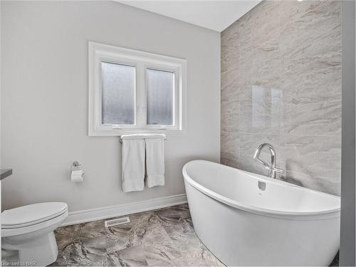 254 Lancaster Drive, Port Colborne, ON - Indoor Photo Showing Bathroom