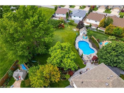 4472 Kathleen Crescent, Niagara Falls, ON - Outdoor With In Ground Pool