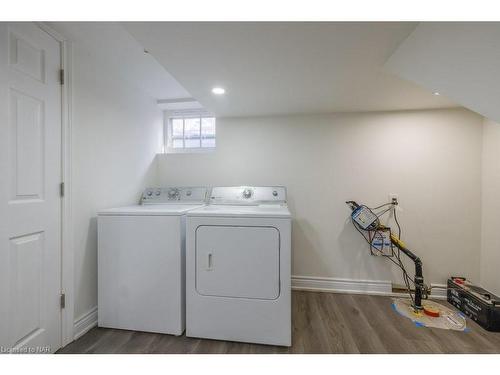 7813 Beaverdams Road, Niagara Falls, ON - Indoor Photo Showing Laundry Room