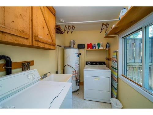 248 Lincoln Road W, Crystal Beach, ON - Indoor Photo Showing Laundry Room