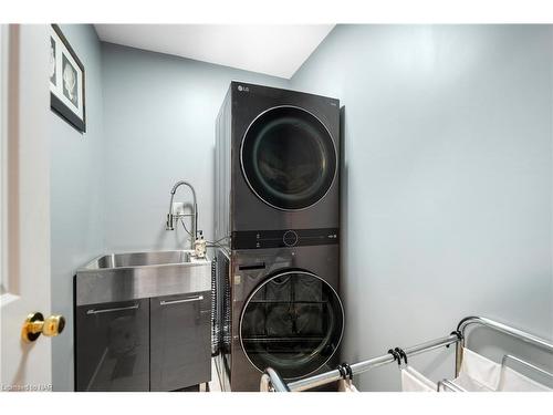 3808 Farr Avenue, Ridgeway, ON - Indoor Photo Showing Laundry Room
