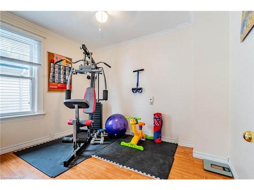 40 Chaplin Avenue, St. Catharines, ON - Indoor Photo Showing Gym Room