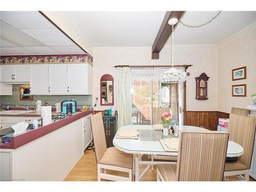 17 Bowen Road, Fort Erie, ON - Indoor Photo Showing Dining Room